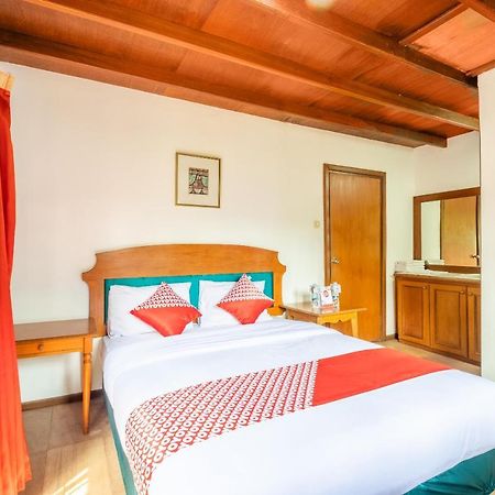 Oyo 1214 My Lagusa Hotel Cimaja Екстериор снимка