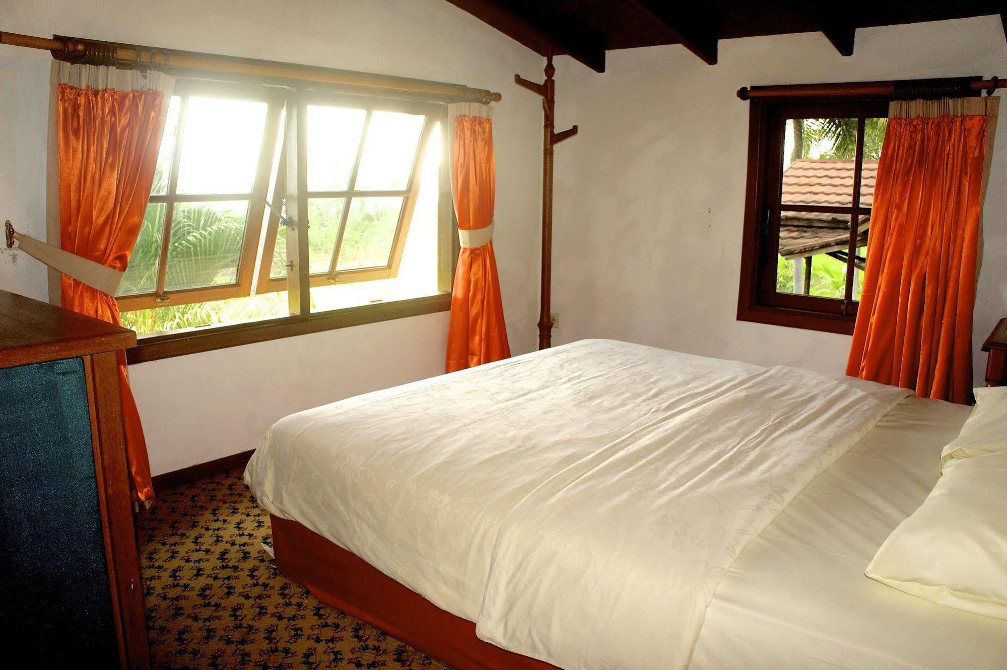 Oyo 1214 My Lagusa Hotel Cimaja Екстериор снимка