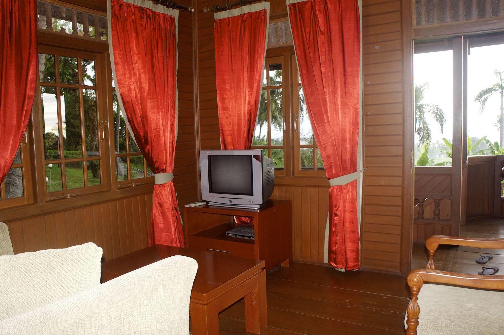 Oyo 1214 My Lagusa Hotel Cimaja Екстериор снимка