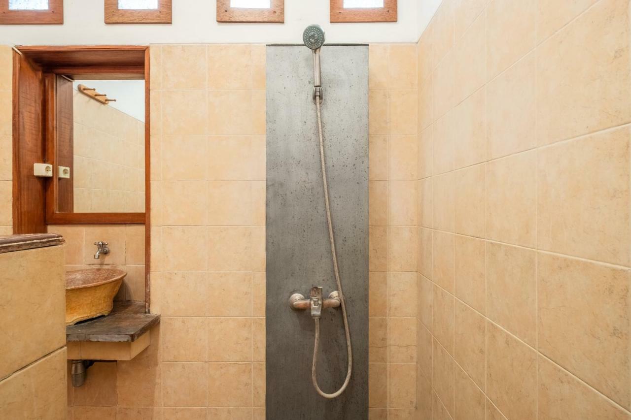 Oyo 1214 My Lagusa Hotel Cimaja Екстериор снимка