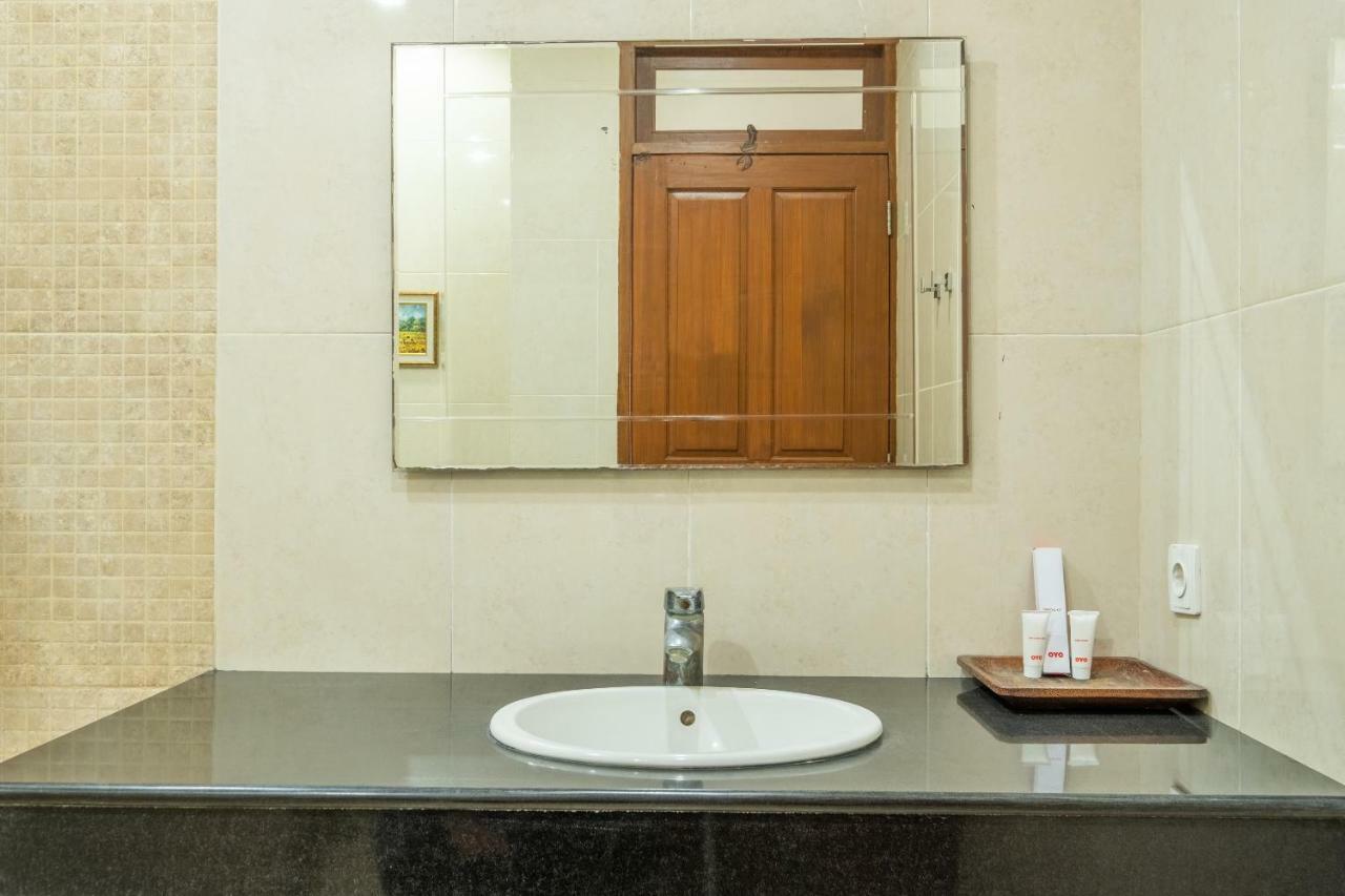 Oyo 1214 My Lagusa Hotel Cimaja Екстериор снимка