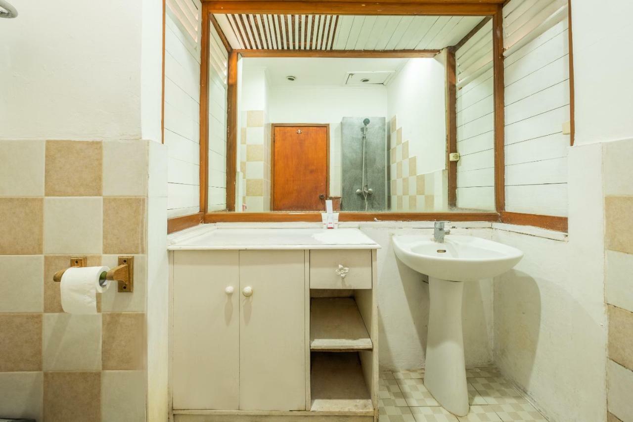 Oyo 1214 My Lagusa Hotel Cimaja Екстериор снимка