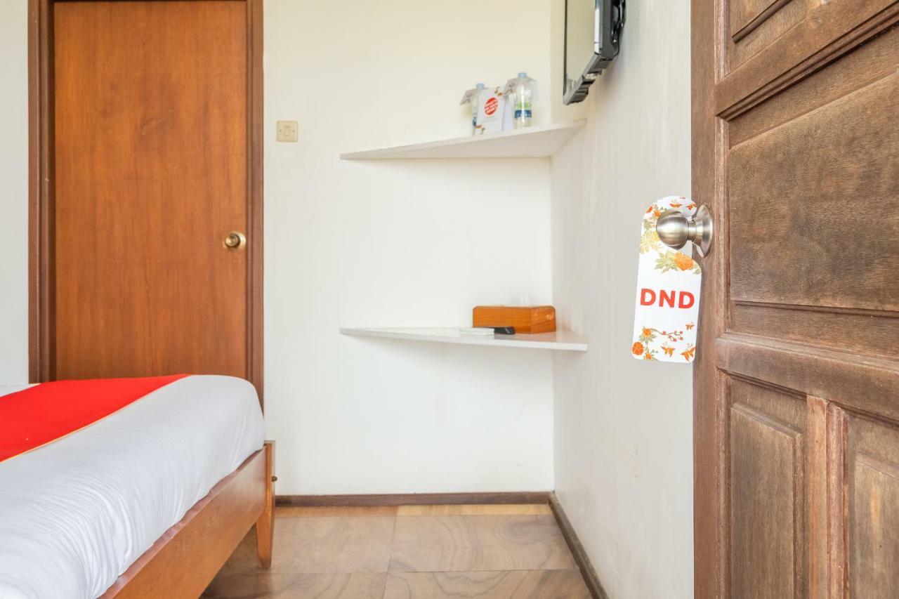 Oyo 1214 My Lagusa Hotel Cimaja Екстериор снимка