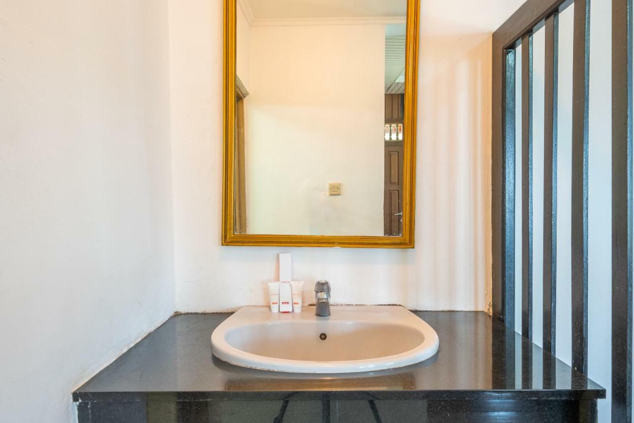 Oyo 1214 My Lagusa Hotel Cimaja Екстериор снимка
